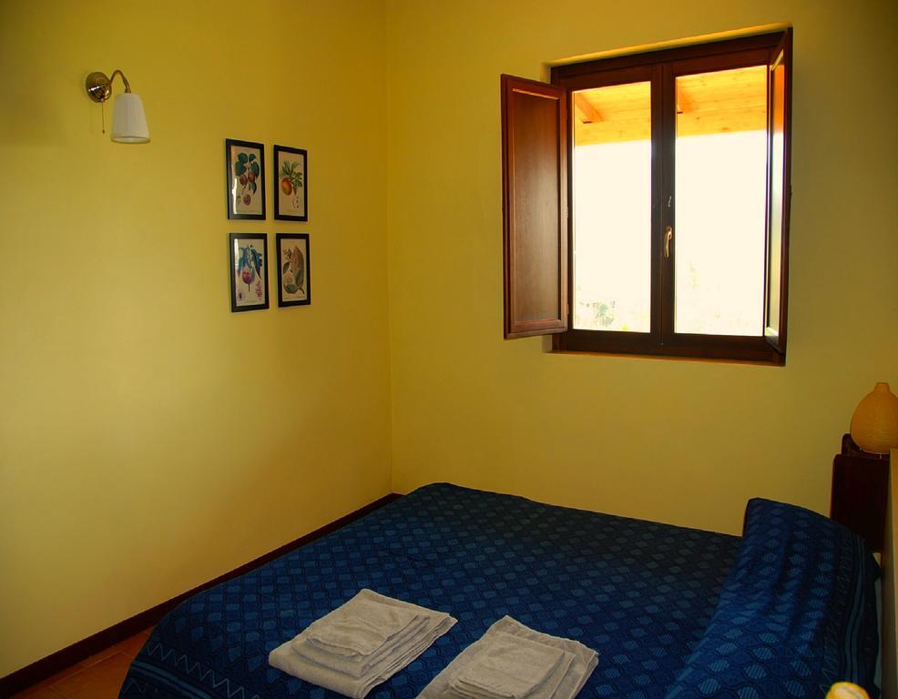 Hostal La Casa Nettarina Poggio Mirteto Habitación foto