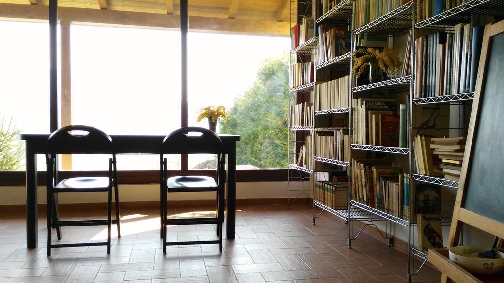 Hostal La Casa Nettarina Poggio Mirteto Exterior foto