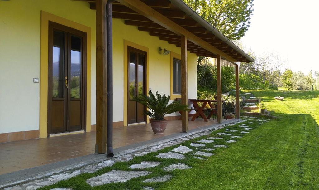 Hostal La Casa Nettarina Poggio Mirteto Exterior foto